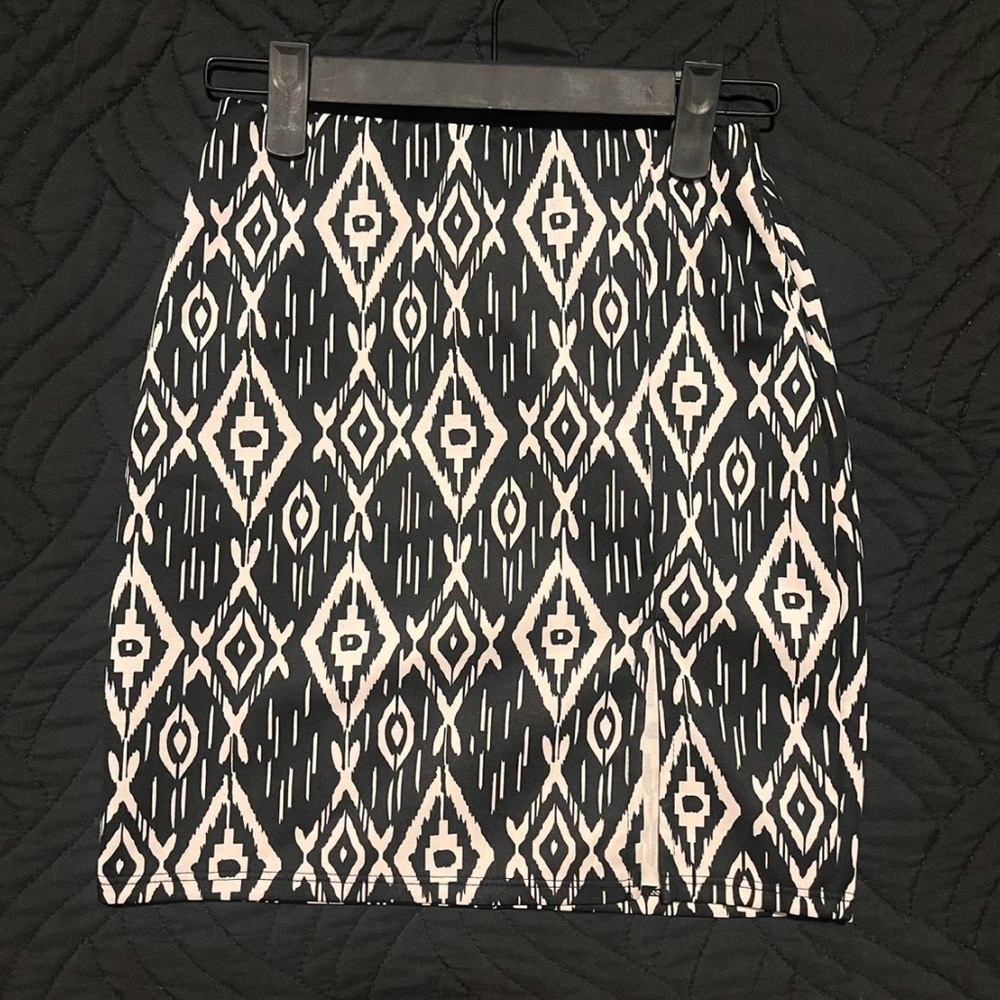 Black and White Patterned Skirt